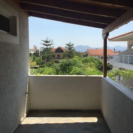 Phoenix Beachside Апартаменты *