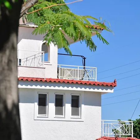 Phoenix Beachside Apartment